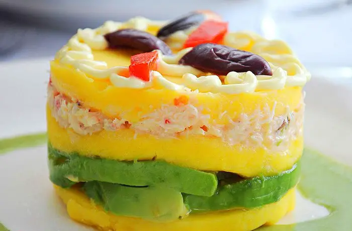 ▷ Receta de Causa Rellena Limeña - Comidas Peruanas