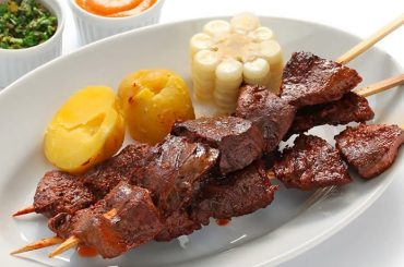 Receta de anticuchos de corazón de res - Comidas Peruanas