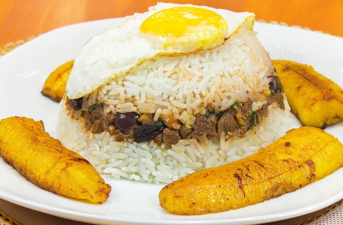 Receta de arroz tapado casero y sencillo - Comidas Peruanas